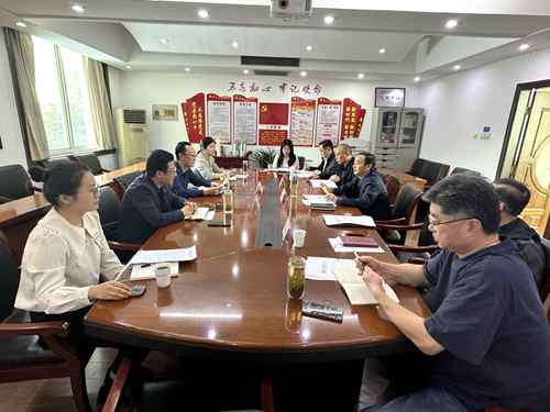 淮南市总工会与市交通局召开货车司机入会和服务工作联席会议