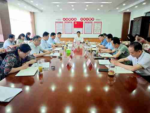 市总工会党组召开理论学习中心组2025年第六次学习（扩大）会议