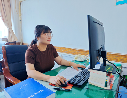 清风劲吹扬正气，砥砺奋进启新程 市总工会优秀共产党员（七）